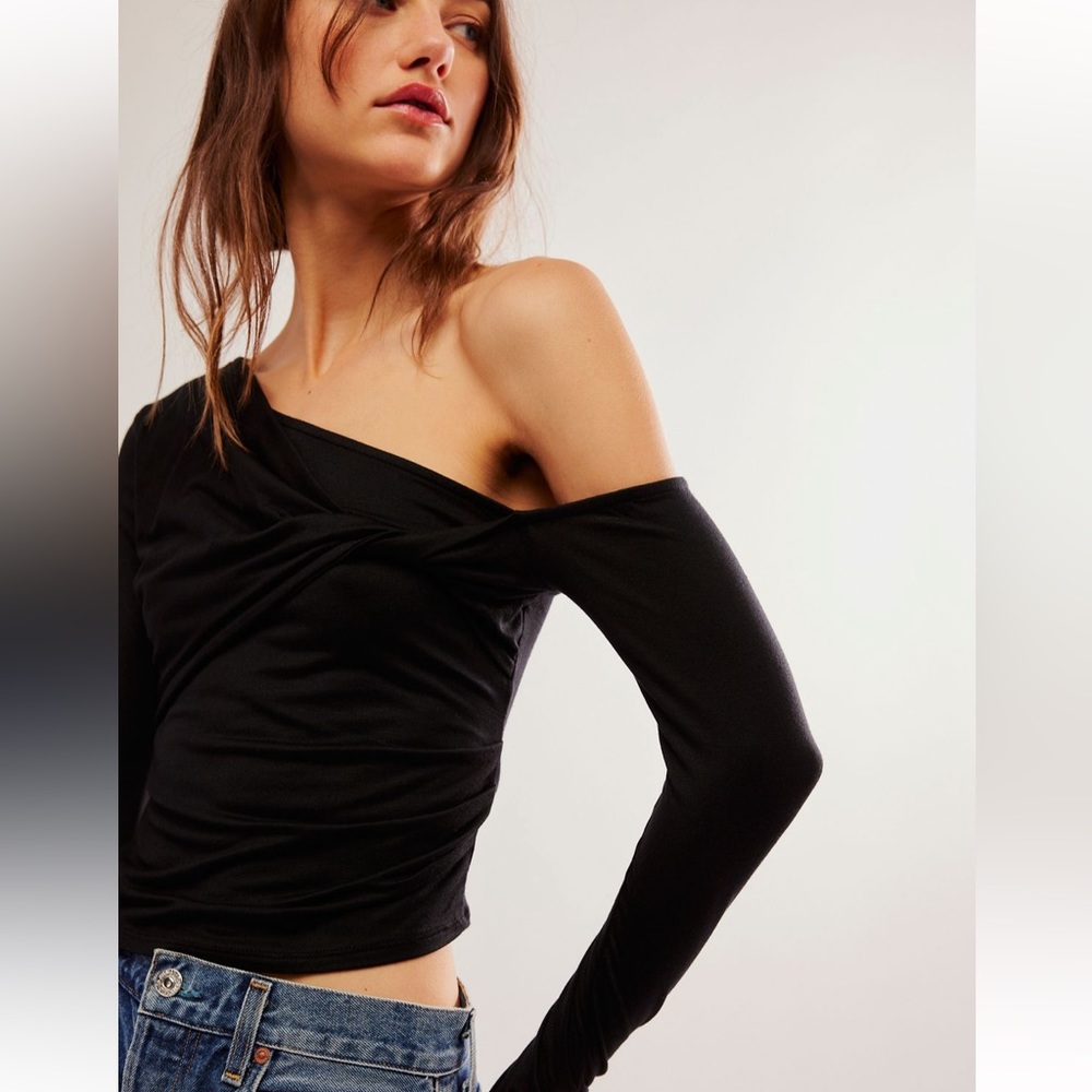 NWOT Geel Nico Twist Top